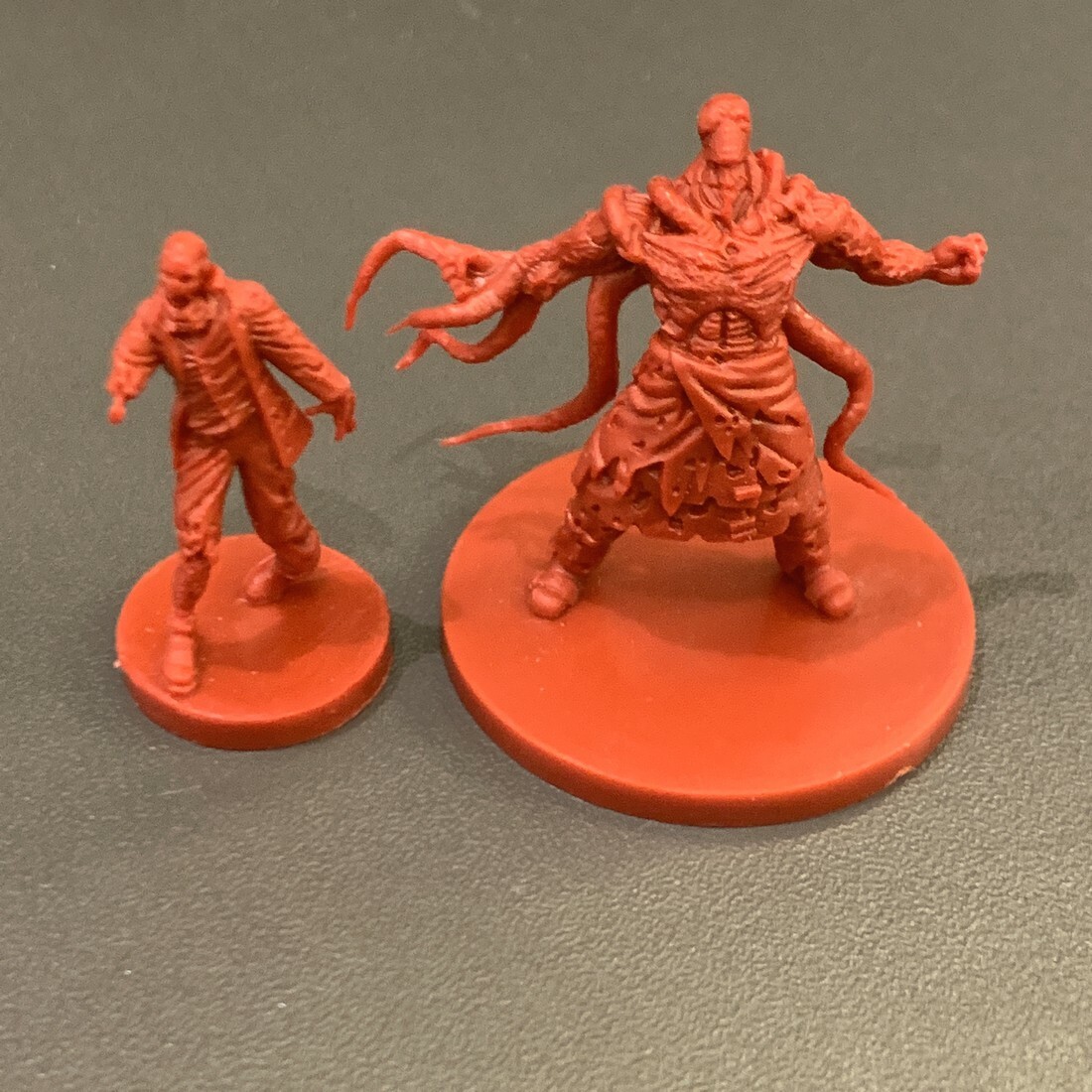 مجسمات مصغرة لشخصيات زومبي وحو - مراجعة Board Game Zombie وسعره
