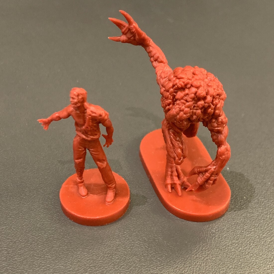 مجسمات مصغرة لشخصيات زومبي وحو - مراجعة Board Game Zombie وسعره